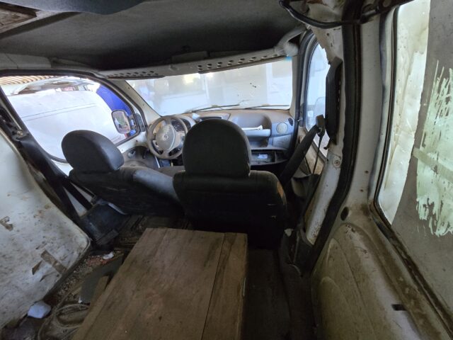 Veículo Fiat Doblo FIAT/DOBLO CARGO Ambulância 2004 2004 em leilão