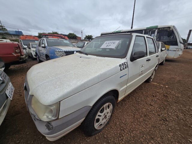 Veículo Fiat Uno Mille FIAT/UNO MILLE ECONOMY 2009/2010 2010 em leilão